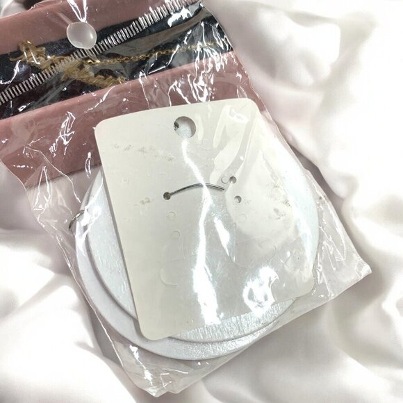 Izzy & Liv That Melanin Necklace Gold Tone 17"L Plus Hook Earrings - Picture 7 of 7